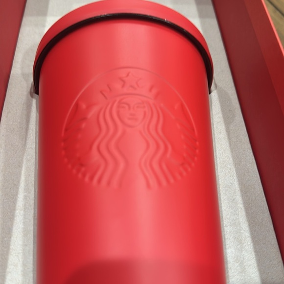2016 Starbucks Christmas Matte Grande Red Tumbler with silver straw, new in box - Picture 4 of 5